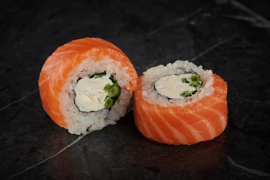 Филадельфия с зеленым луком