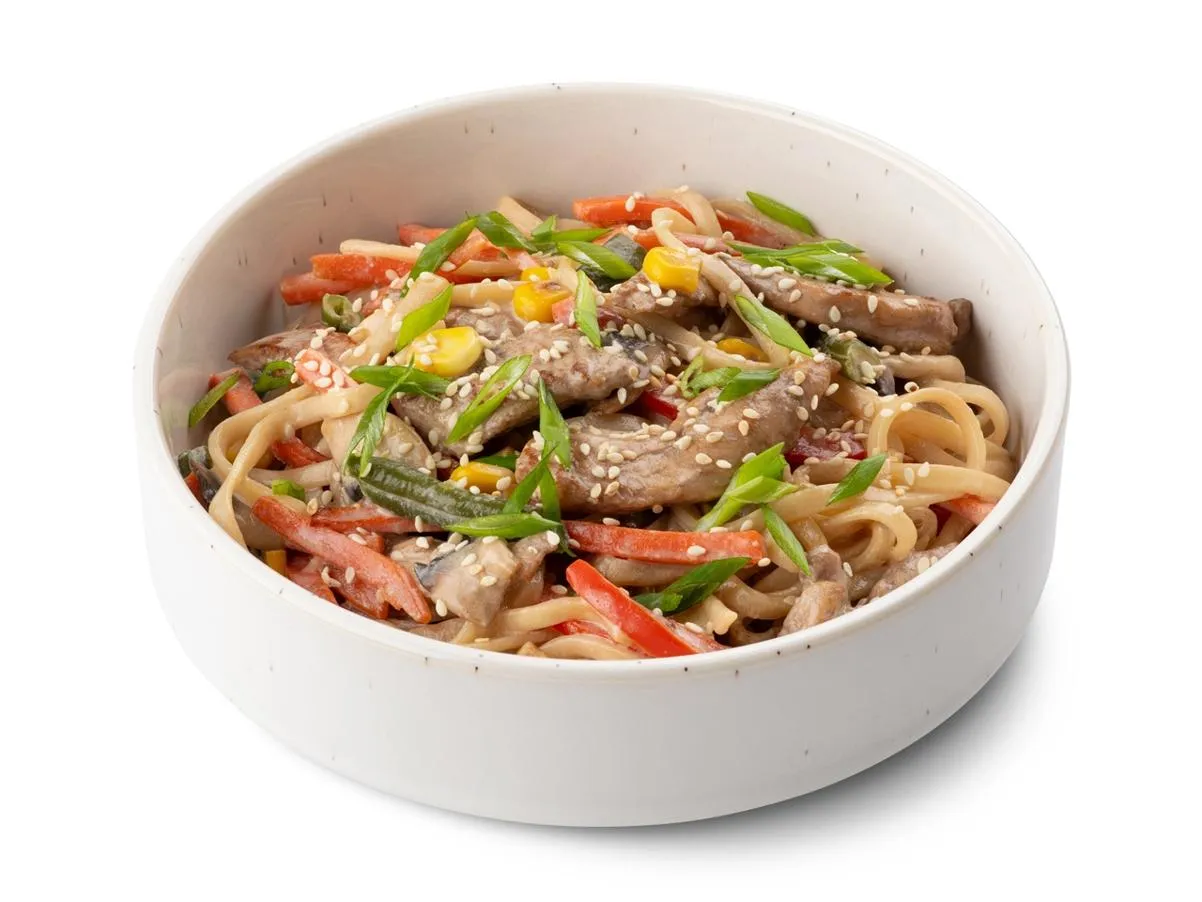 WOK с цыпленком в сливочном соусе
